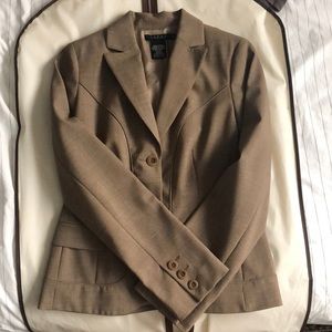 Timeless blazer from Laundry